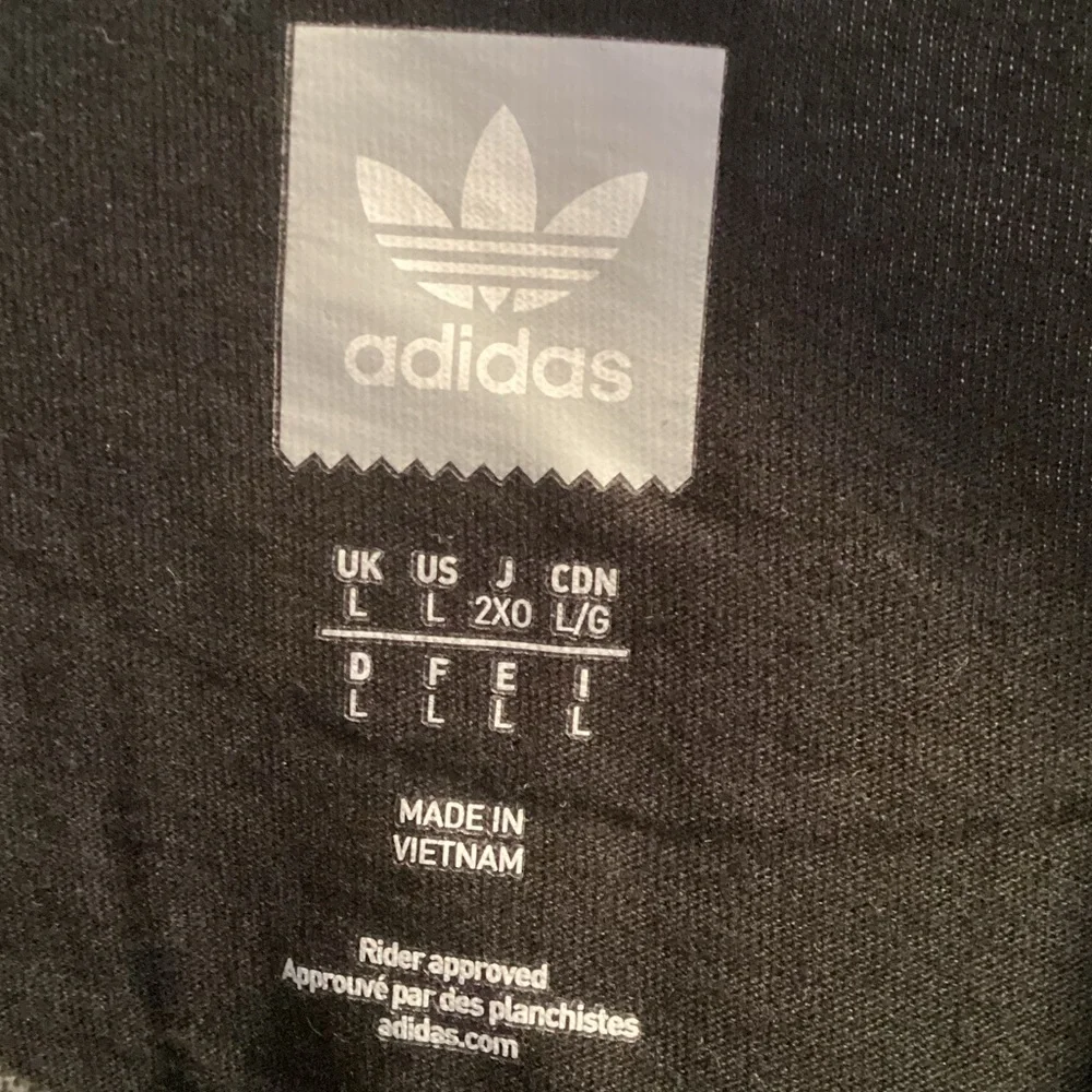 NWOT Adidas Skateboarding Mini Embroidery Graphic T-Shirt CF5835 Men Size Large